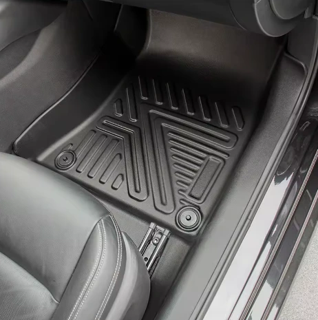 Tapis installé dans une Volkswagen Golf 2023